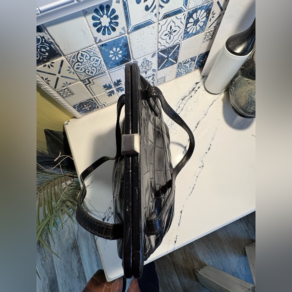 Unique Vintage Sleek Black Crocodile-Embossed Hand  Bag - Picture 3 of 14